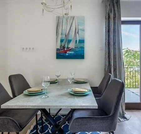 Azur 1 - Panoramic Escape Apartment *