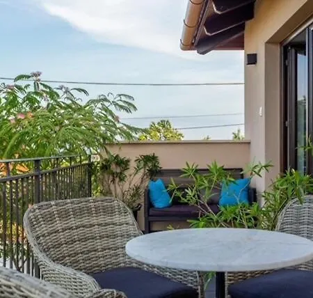 Azur 1 - Panoramic Escape Apartment *